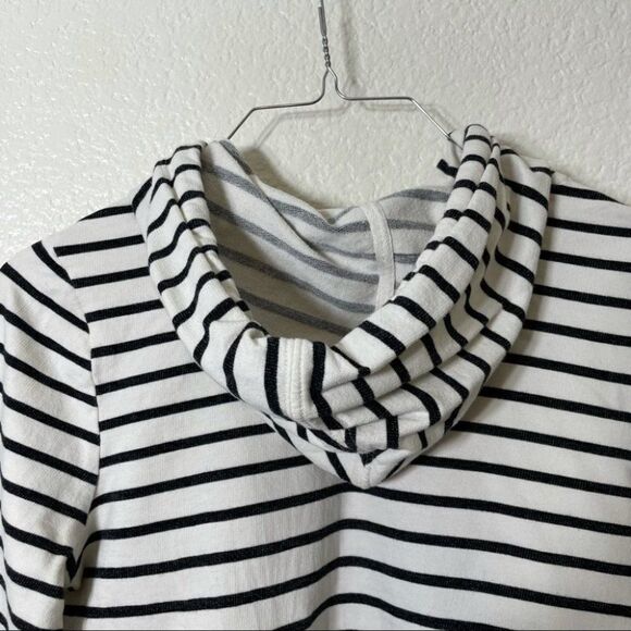 ModCloth Striped Mermaid Embroidered Hoodie size XS - Picture 10 of 13